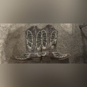 Women's Western Boots with Wing Design